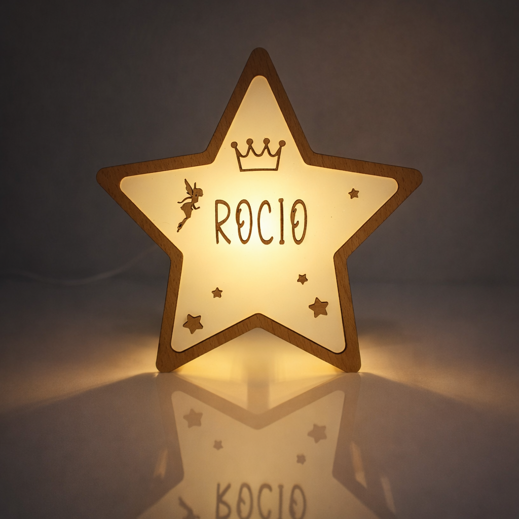 Lámpara quitamiedos personalizada encendida creando un ambiente tranquilo para dormir